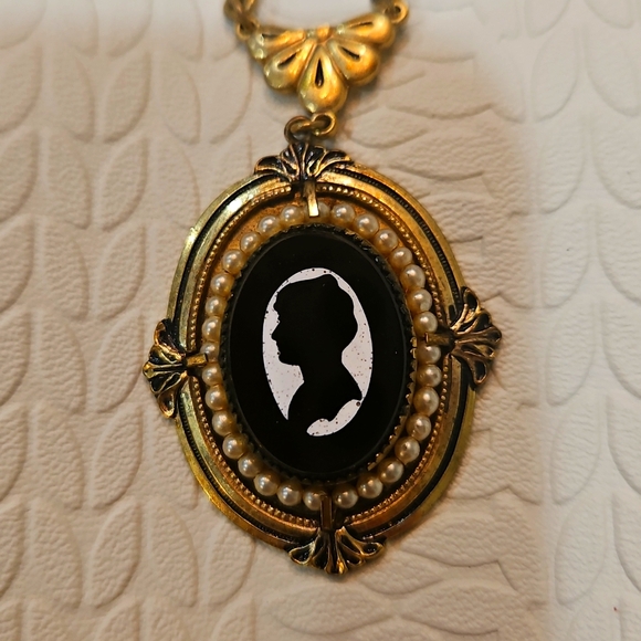 VTG CAMEO VICTORIAN CZECH STYLE GLASS CAMEO/SILHOUETTE‎ GOLD TONE STAR NECKLACE - Picture 4 of 9